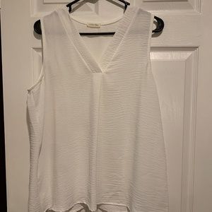 White v-neck tunic